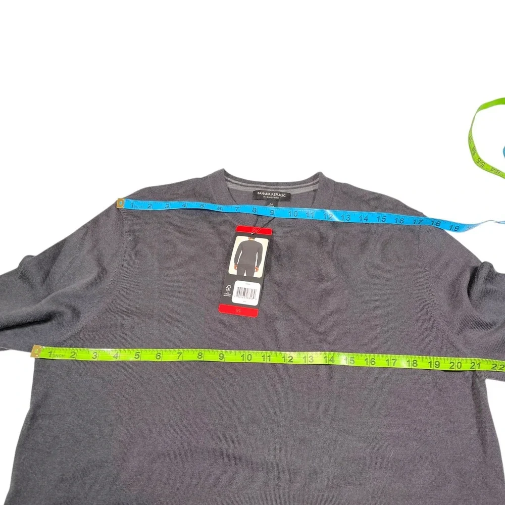 Banana Republic M Charcoal Grey Merino Wool Crewneck Sweater Minimalist‎ Preppy